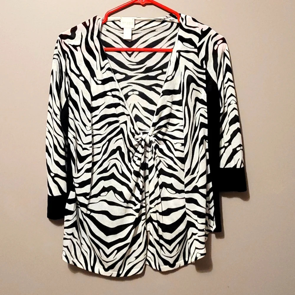 B28-CHICO: WOMENS SIZE O TOP